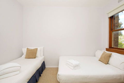 Cosy 2BR Plus Parking In Nth Sydney - Accommodation Batemans Bay 3