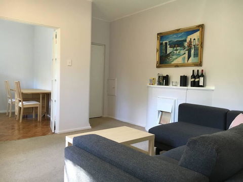 Cosy 2BR Plus Parking In Nth Sydney - Accommodation Batemans Bay 1