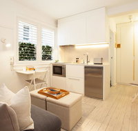 Cosy Flat in Art Deco Building Minutes From City - Accommodation Batemans Bay
