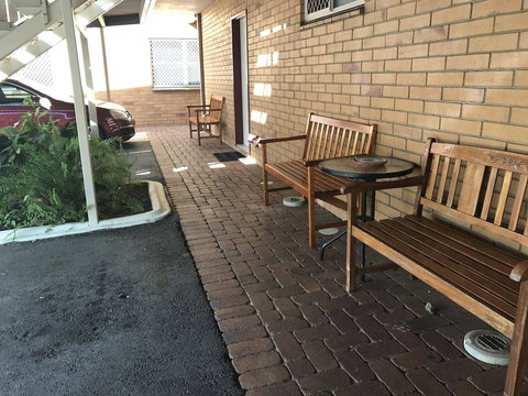 Country Comfort Gin Gin Wild Scotsman Motor Inn - Accommodation Batemans Bay 2