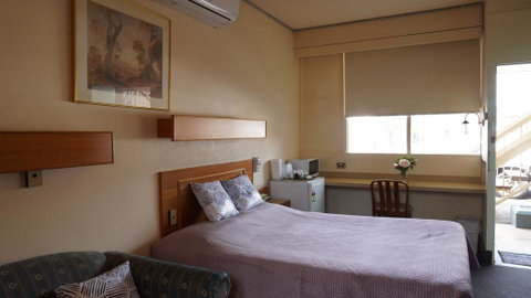 Country Motor Inn - Accommodation Batemans Bay 1