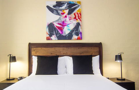 Crescent Motel Taree - Accommodation Batemans Bay 2