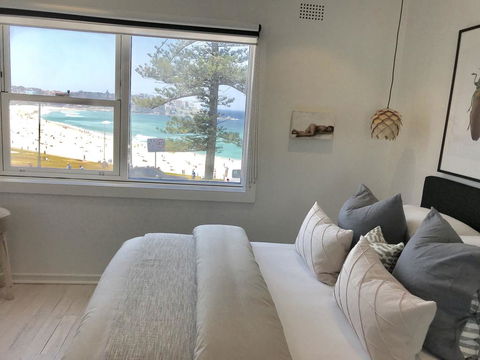 D'Luxe Designer Den Bondi-Ocean View Apartment - Accommodation Batemans Bay 0