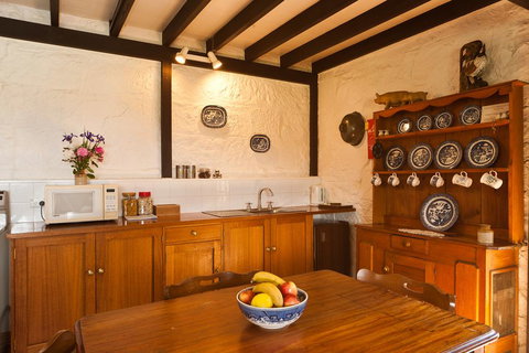 Daisy Bank Cottages - Accommodation Batemans Bay 2