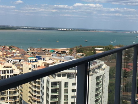 Darwin City - The Oaks With Harbour Views - Accommodation Batemans Bay 0