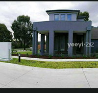 Decent new master room with private bathroom for one or two - Accommodation Batemans Bay