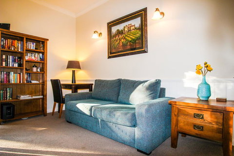 Dieudonne - Accommodation Batemans Bay 3