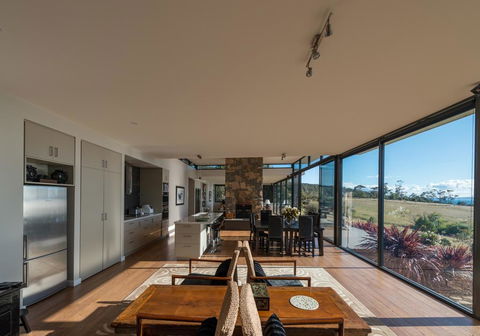 Dragonfly Lodge - Accommodation Batemans Bay 2