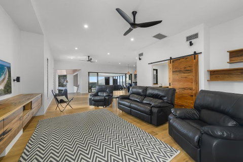 Due North Beach House - Accommodation Batemans Bay 2