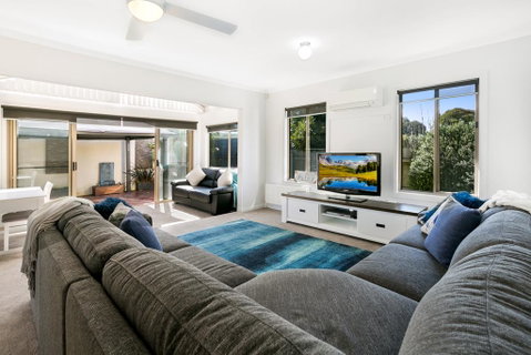 Easy Living Rosebud - Accommodation Batemans Bay 0
