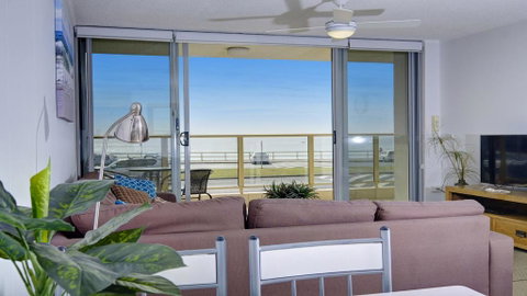 Ebbtide 2 - On Main Beach! - Accommodation Batemans Bay 3