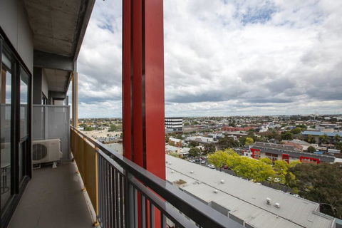 Elegant 2BR@Footscray Station - Accommodation Batemans Bay 3
