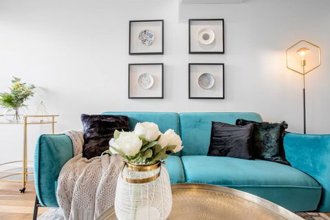 Elegant 2BR@Footscray Station - Accommodation Batemans Bay 0