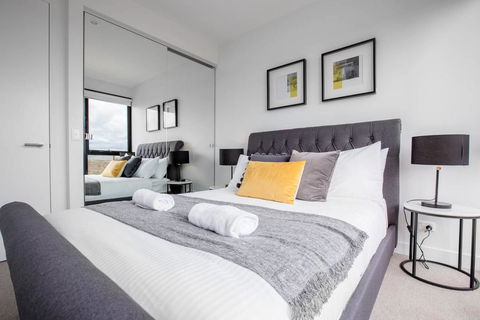 Elegant 2BR@Footscray Station - Accommodation Batemans Bay 2