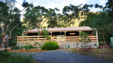 Ellimata Holiday Cottage - Accommodation Batemans Bay 0