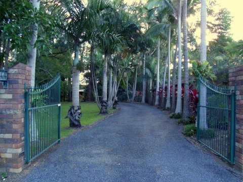 Emerald Tropical Palms B & B - Accommodation Batemans Bay 0