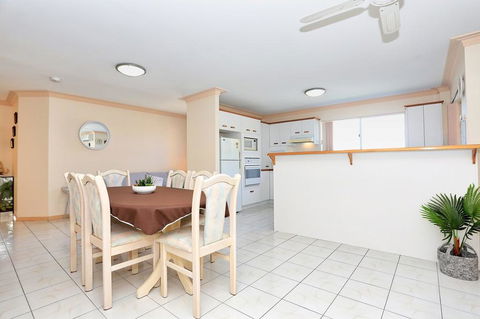 Enjoy Sunsets And Waterviews From Your Private Balcony - Accommodation Batemans Bay 2