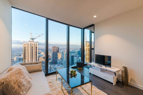 EQ Tower Luxury 2 Bedroom Skyline CBD Apartment - Accommodation Batemans Bay 2