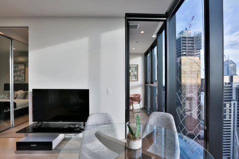 EQ TOWER Melbourne CBD APT - Accommodation Batemans Bay 0