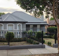 Essendon - home away from home - Accommodation Batemans Bay