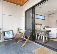 Eternity 141 - Room with private bathroom balcony bed  breakfast - Accommodation Batemans Bay