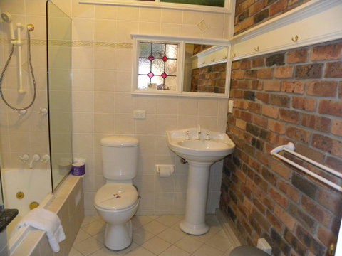 Ettalong Beach Tourist Resort - Accommodation Batemans Bay 1