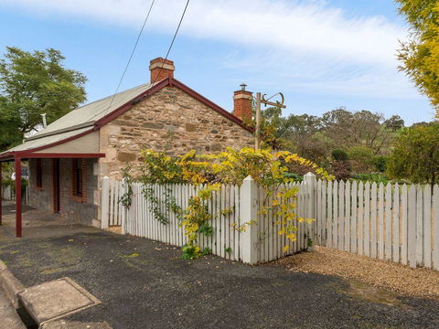 Fig Tree Cottage - Accommodation Batemans Bay 0