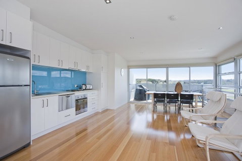 Four Kings Apartment - Deluxe 2br #3 - Accommodation Batemans Bay 0