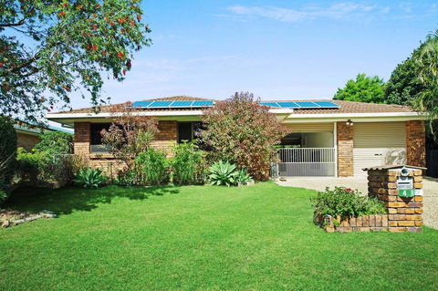 Freshly Revovated Dog Friendly House Walking Distance To Waterfront! - Accommodation Batemans Bay 0