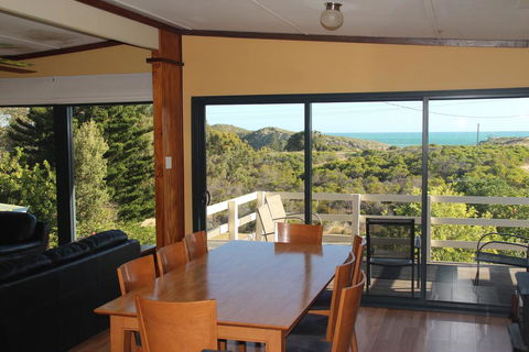Gabbadah Beach House - Accommodation Batemans Bay 1