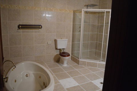 Gargoyle Lodge - Accommodation Batemans Bay 1