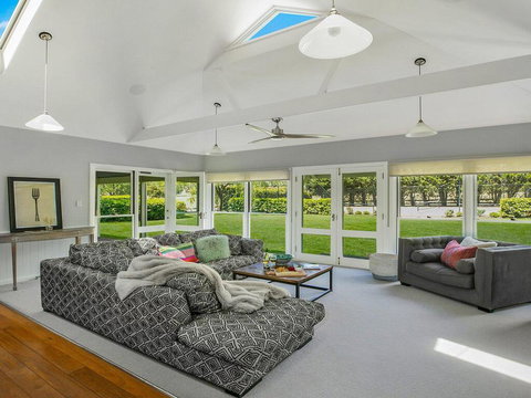Gerron Park - Country Luxe, Tennis Court And Pool - Accommodation Batemans Bay 3
