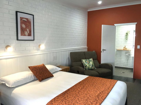 Gin Gin Village Motor Inn Motel - Accommodation Batemans Bay 1