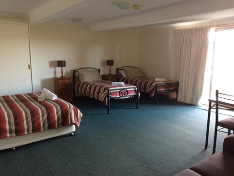 Glengarry 1 - Accommodation Batemans Bay 2
