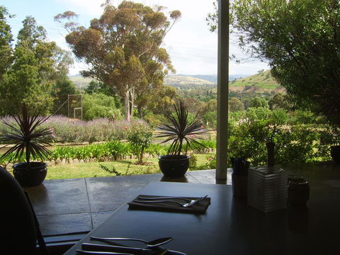 Golden Chain Garden Motor Inn Gundagai - Accommodation Batemans Bay 2