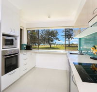 Golden Shores Unit 1 21 Landsborough Parade - Accommodation Batemans Bay