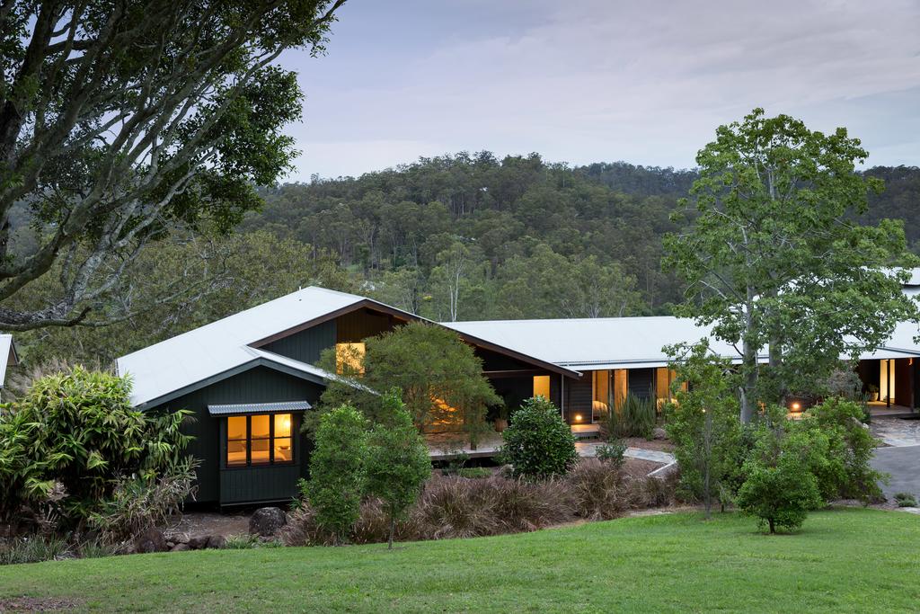 Pullenvale QLD Accommodation Batemans Bay