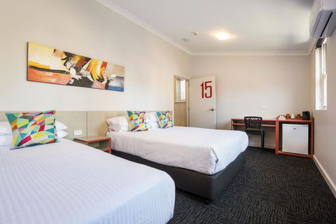 Granville Hotel - Accommodation Batemans Bay 3