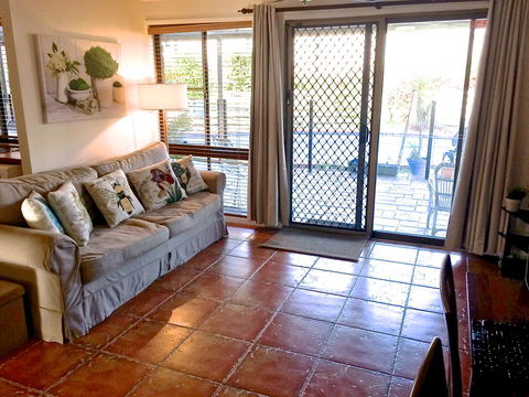 Great For Families.Pool & Kitchen - Accommodation Batemans Bay 2