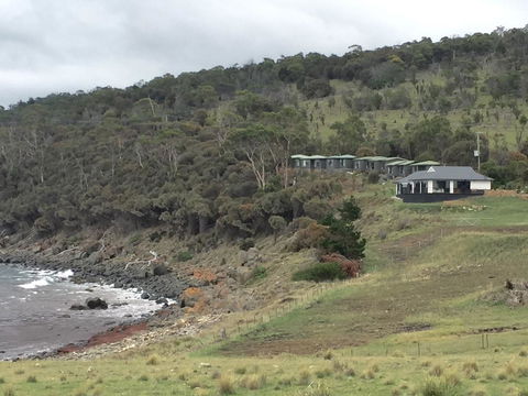 Hamptons On The Bay - Accommodation Batemans Bay 0