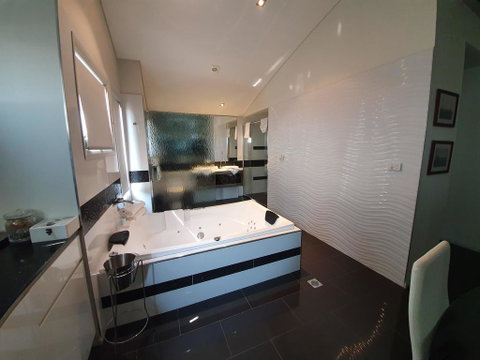 Hangar House Mudgee - Accommodation Batemans Bay 3