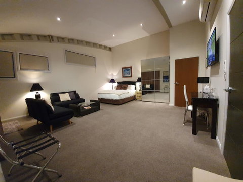Hangar House Mudgee - Accommodation Batemans Bay 2