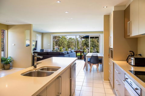 HARBOUR LIGHTS - Ulladulla - Accommodation Batemans Bay 3