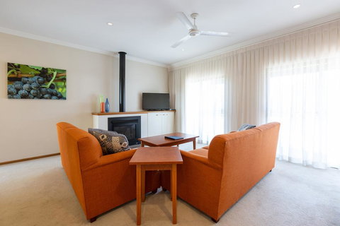 Hermitage Lodge - Accommodation Batemans Bay 3
