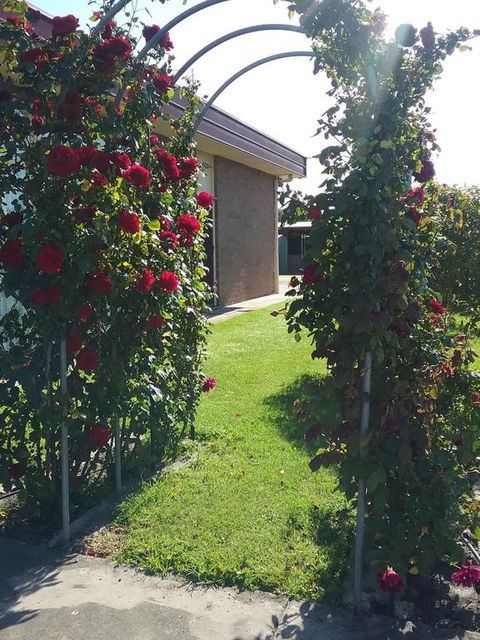 Heywood Motor Inn - Accommodation Batemans Bay 1