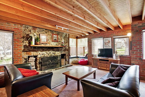 High Knob - Accommodation Batemans Bay 1