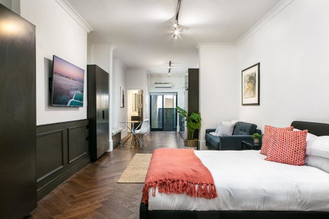 High-End Studio Near Parks, Theatres And Dining - Accommodation Batemans Bay 1