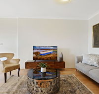 HomeHotel-Ultra Convenient Luxury Apartment close to Train Shops CBD - Accommodation Batemans Bay