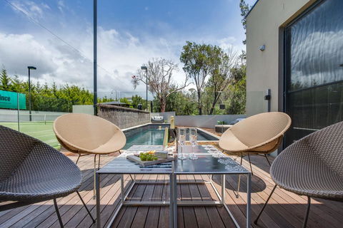 Kalina Retreat: Resort Style Tennis & Pool - Accommodation Batemans Bay 1