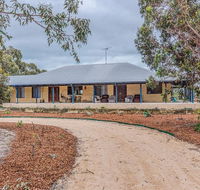 Kangaroo Lake Homestead - Accommodation Batemans Bay